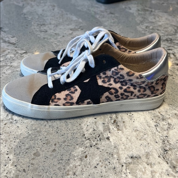 Vici Malia Peach Leopard and Black Women's Sneakers - Picture 7 of 9